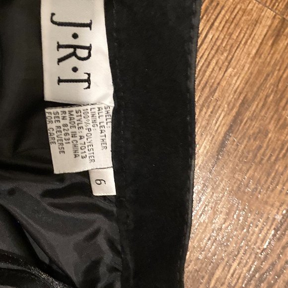 Women's black suede skirt - Picture 2 of 2